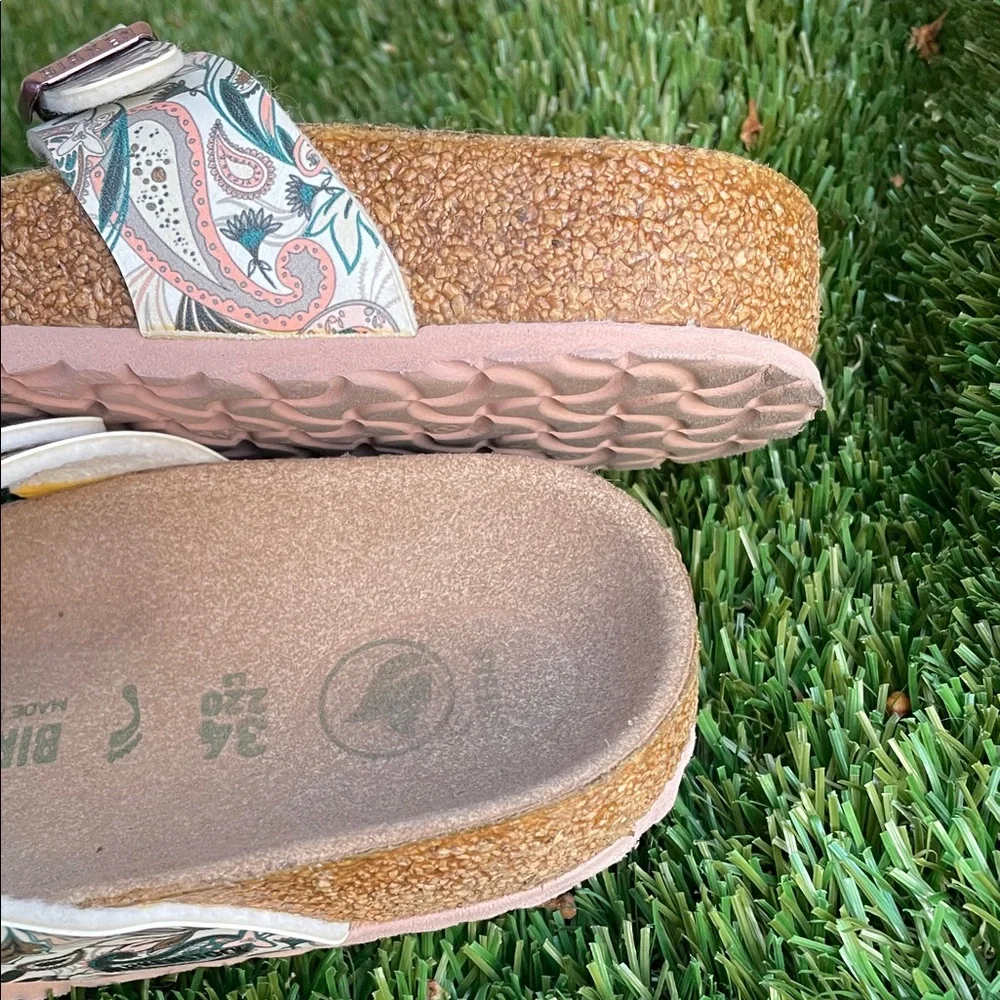 Birkenstock Kids Sandals with Floral Pattern - Picture 2 of 4